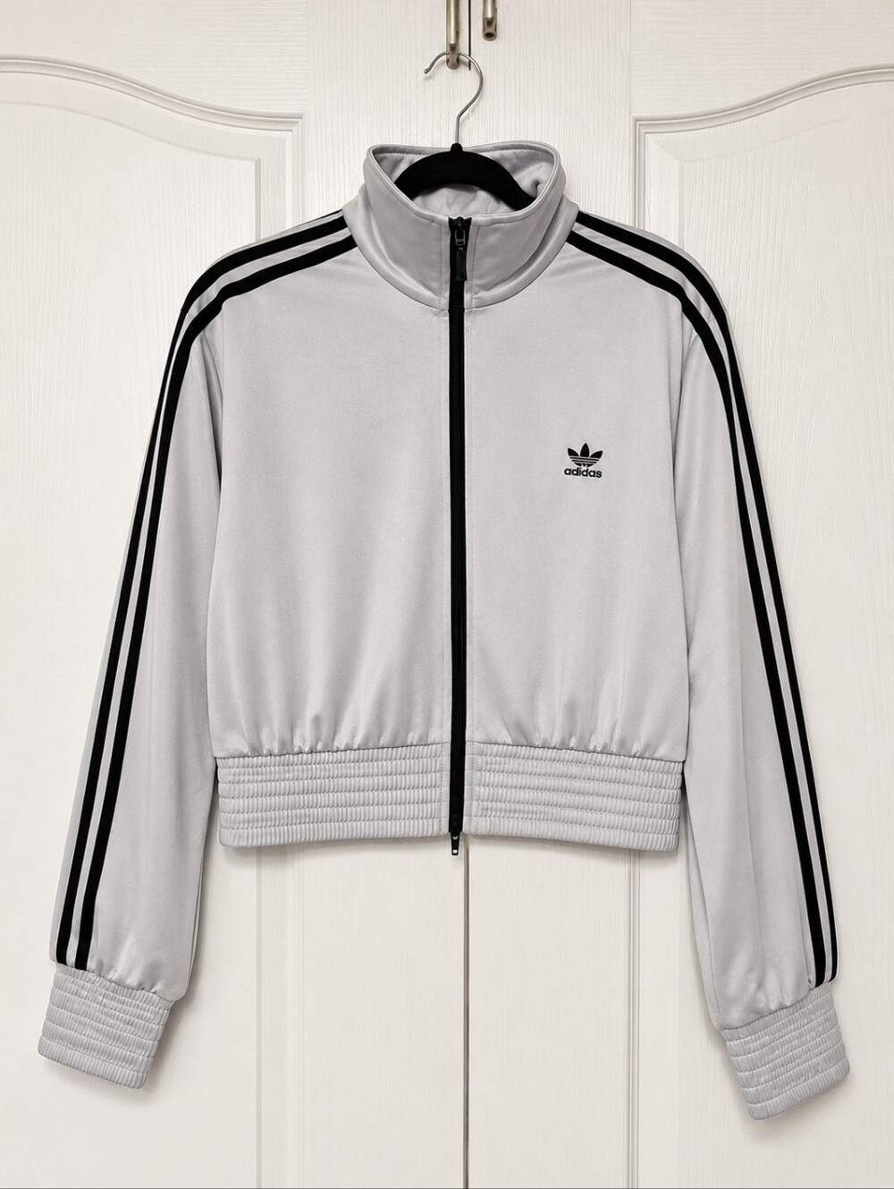 NWT Cropped Adidas Adicolor Y2k Style  Classics Track Jacket Matte Silver